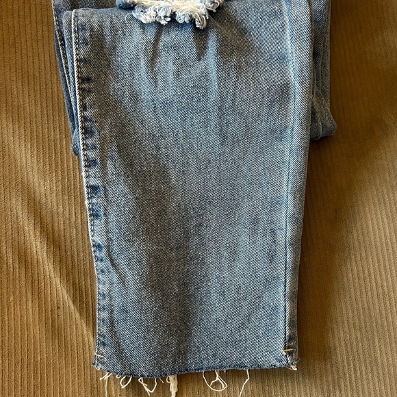 Almost Famous Boyfriend Distressed Jeans Sz 3 NWT - Picture 8 of 11